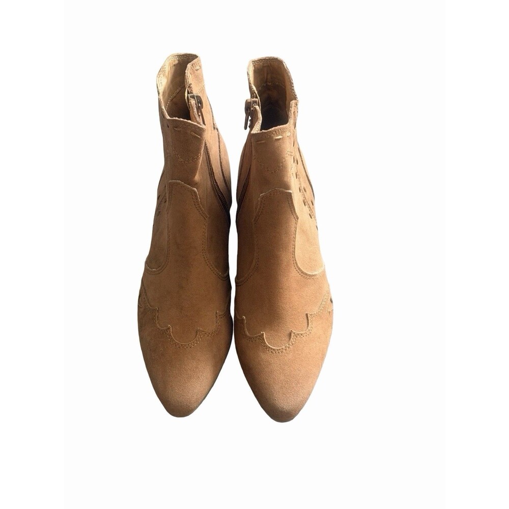 Qupid Women’s Brown Faux Suede Pointed Toe Western Cowboy Ankle Boots Size 5.5